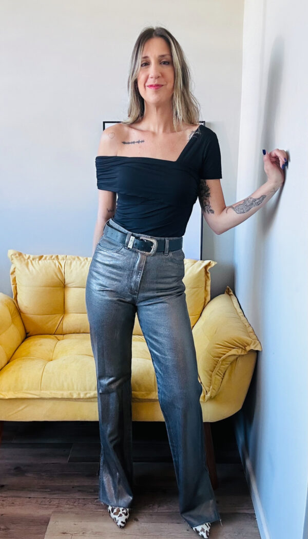 BLUSA DRAPEADA ASSIMÉTRICA OMBRO A OMBRO - Imagem 2